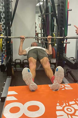 kevin-lifting-weights-400h